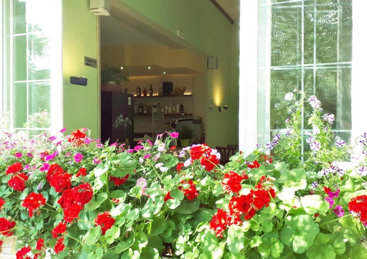 Albergo La Quiete Desenzano del Garda Dış mekan fotoğraf