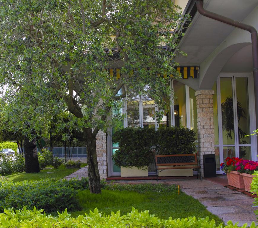 Albergo La Quiete Desenzano del Garda Dış mekan fotoğraf