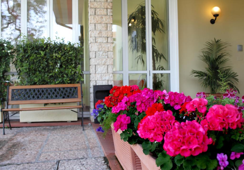 Albergo La Quiete Desenzano del Garda Dış mekan fotoğraf